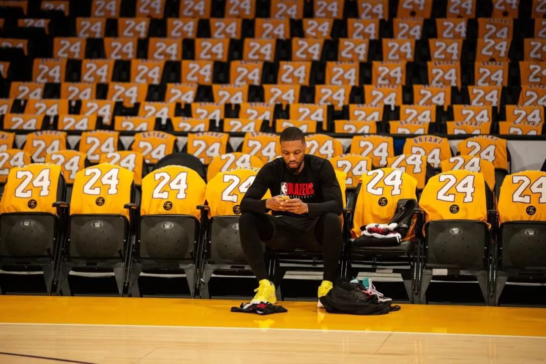 苏超夺冠后，泰州正探索开通主题旅游专列；高铁线路正在修建（苏超问鼎后，泰州谋划开行主题旅游专列；高铁线路建设正推进）