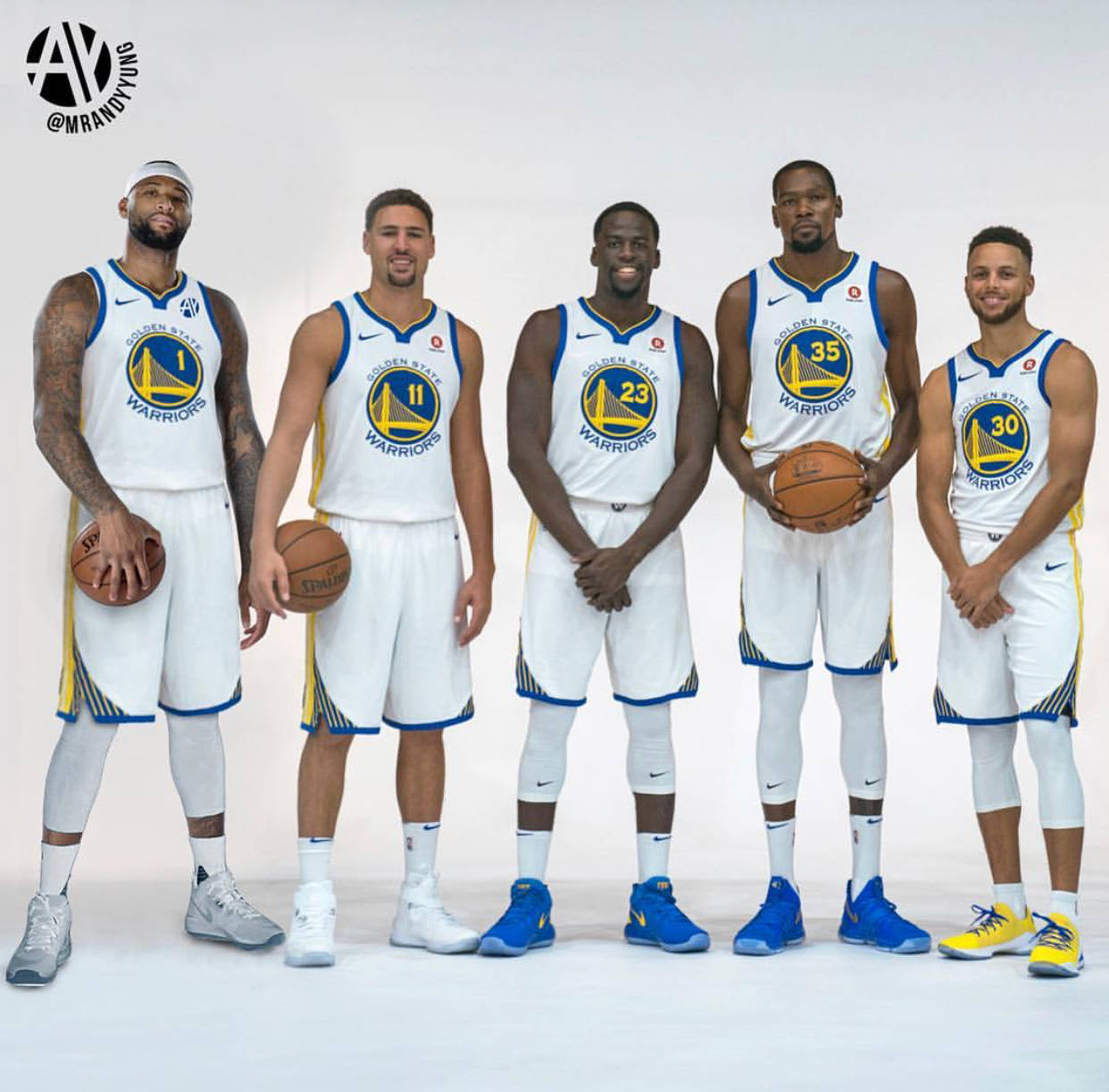 文班亚马发挥出色，成为比赛焦点（文班亚马状态火热，抢尽赛场风头）