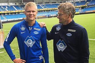 英超维拉绝杀阿森纳！埃梅里复仇接替自己的阿尔特塔六年不晚！（维拉英超绝杀阿森纳！埃梅里雪耻成功，六年后再胜接任者阿尔特塔）