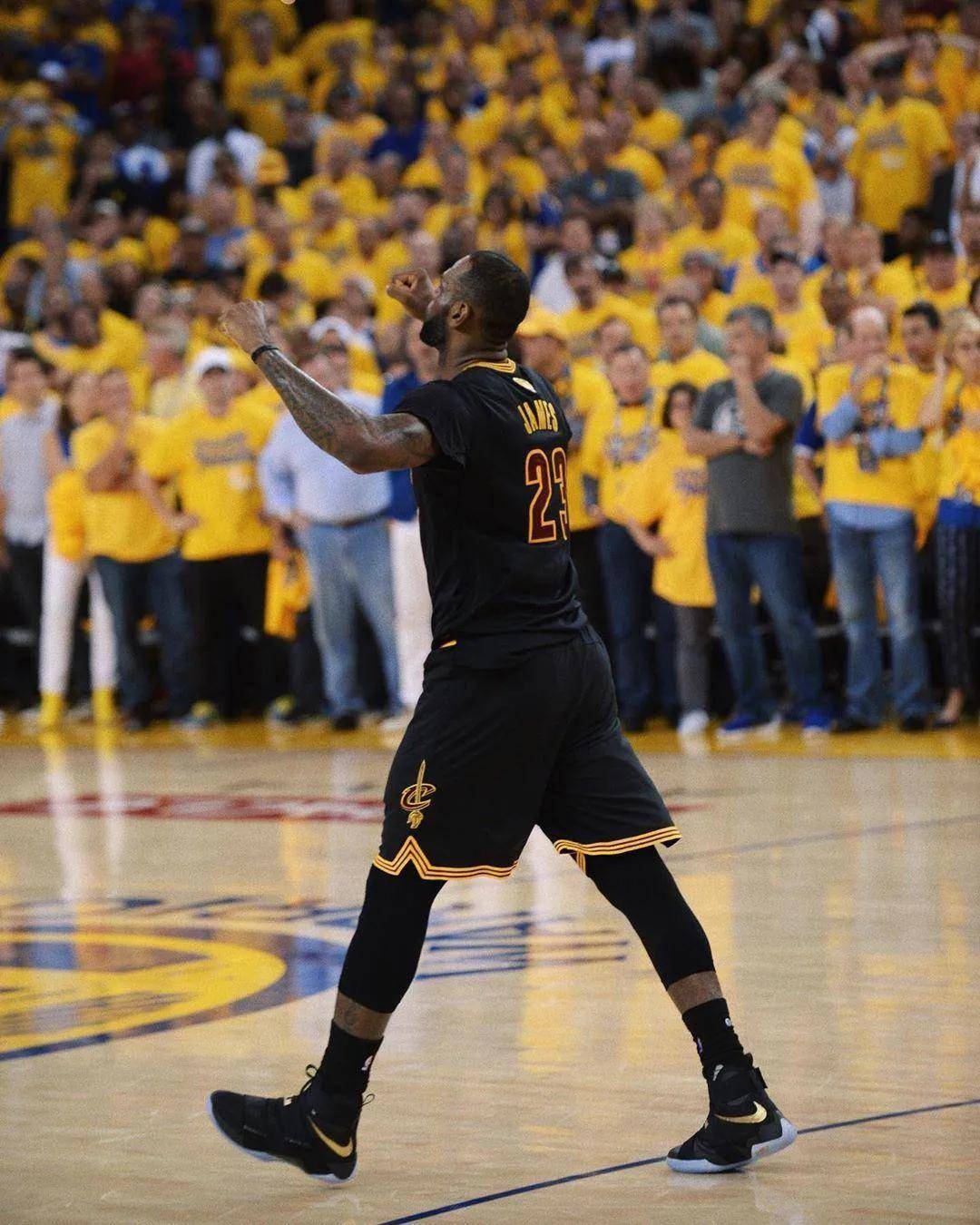 10分优势变5分！考文垂近两轮不胜，主帅兰帕德压力陡增（10分领先缩水至5分！考文垂连两轮未取胜，兰帕德压力飙升）