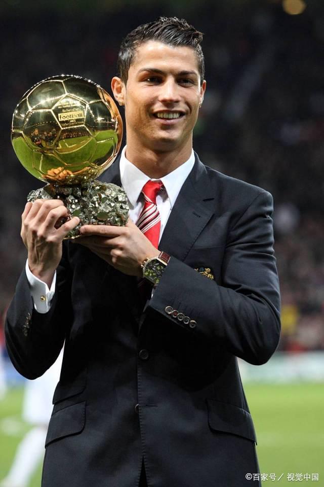 镜报：巴尔韦德不满阿隆索执教风格或考虑离队，曼联对其有意（镜报：巴尔韦德不满阿隆索执教理念或寻求离队，曼联有意引进）