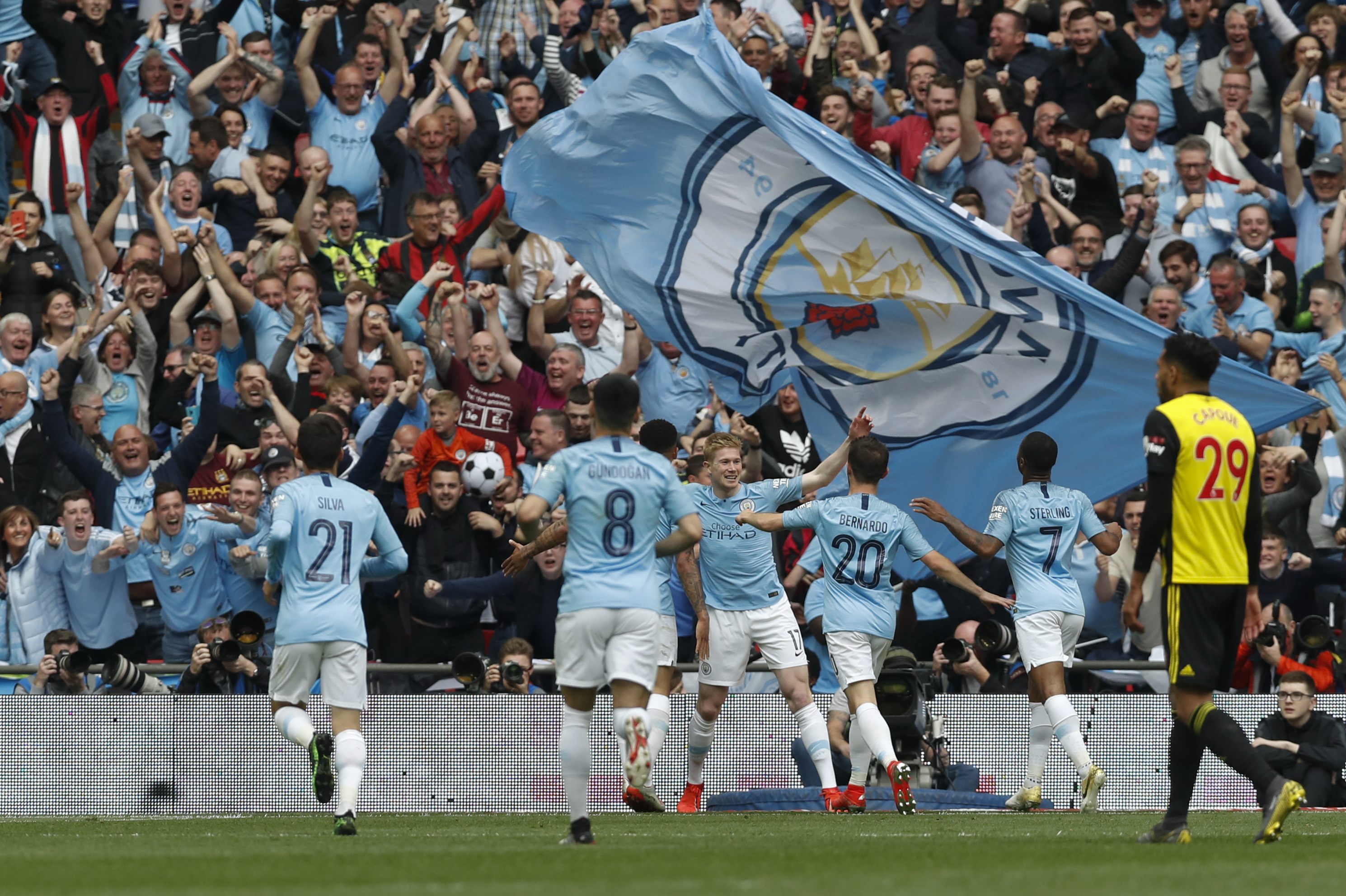 瓦德尔：凯恩若选择离开拜仁，应当优先考虑转会至皇马或巴萨（瓦德尔：若凯恩离开拜仁，首选皇马或巴萨）