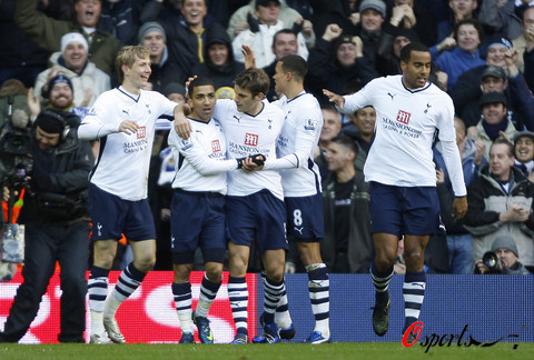 费迪南德：姆伯莫态度严谨且敬业，他能给曼联带来积极的影响（费迪南德看好姆伯莫：职业态度一流，能为曼联带来积极变化）