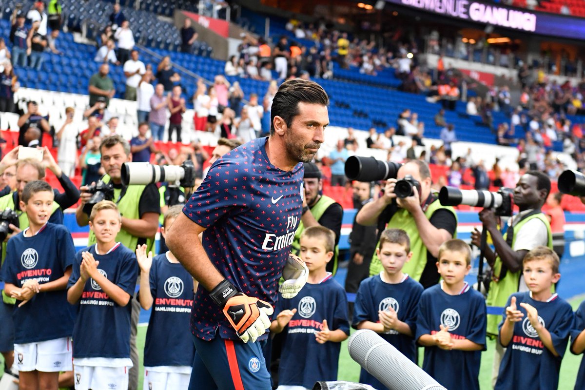 手感冰凉！浓眉未伤退半场0分还要追溯到近10年前（状态低迷！浓眉无伤出战半场0分，上一次已接近十年前）