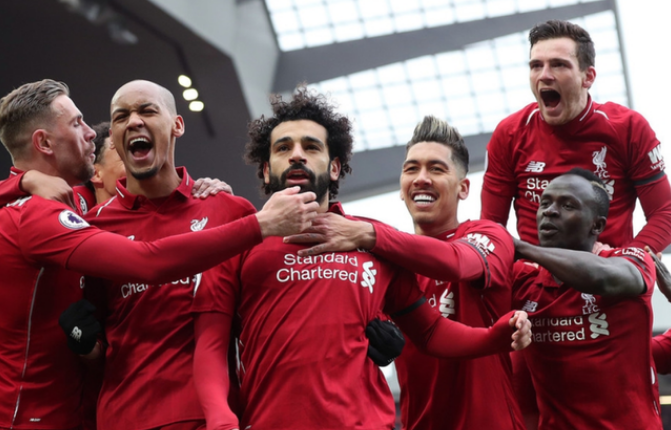 科尔：斯潘塞掌控了比赛，库里缺席的情况下他必须留在场上（科尔赞斯潘塞掌控比赛：库里缺席就得把他留在场上）