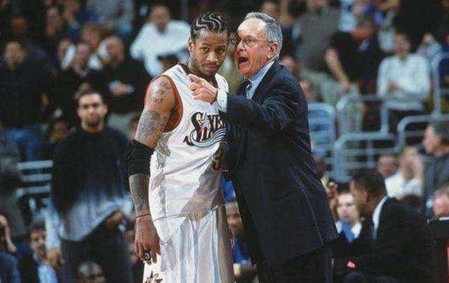 日本足协官方：将于11月6日13：00公布11月国家队大名单（日本足协将于11月6日13：00对外发布11月国家队名单）