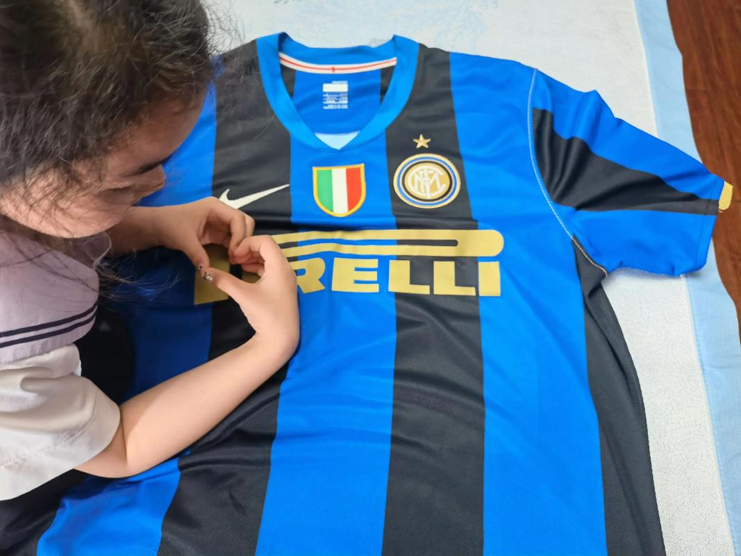 塞尔塔对阵皇马的第一个进球，很潇洒的射门方式（塞尔塔战皇马首球，潇洒一击破门）